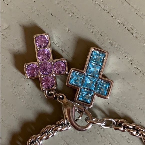 Sworvski crystal cross bracelet - Picture 2 of 4